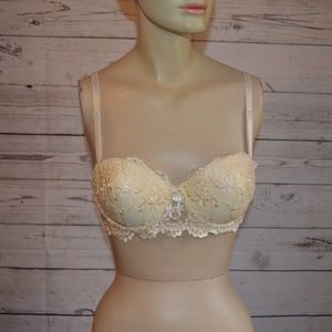 Donna Loren Cream Lace Push Up Bra Size 34B